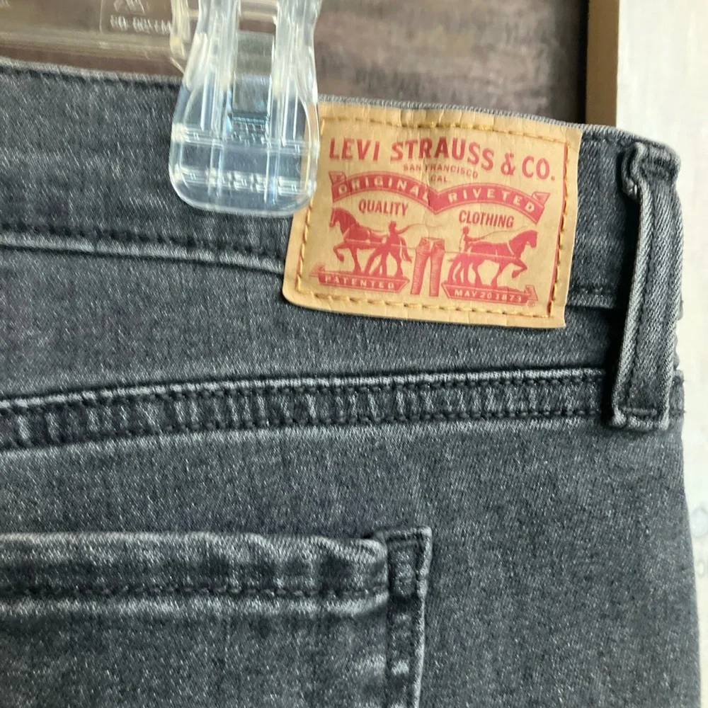 Levi's Black Jean Shorts Raw-Hem mid length shorts 34 - Picture 7 of 11